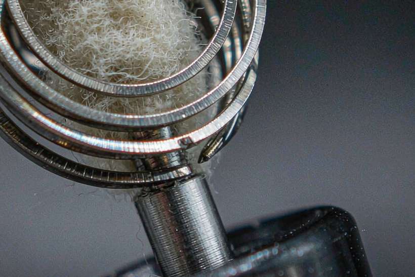 Case Study: Elektronna Ya Sisgareta e-liquid — small parcel