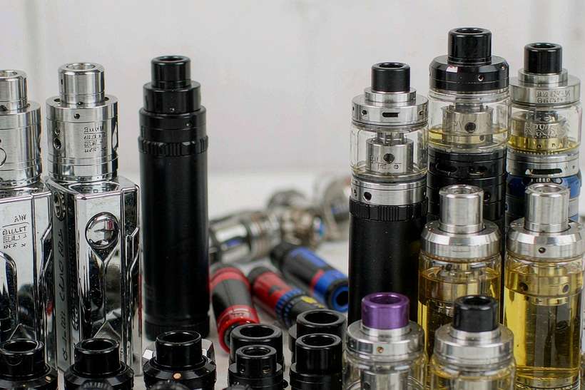 Comparison of Elektronna Ya Sisgareta hardware Suppliers — small parcel