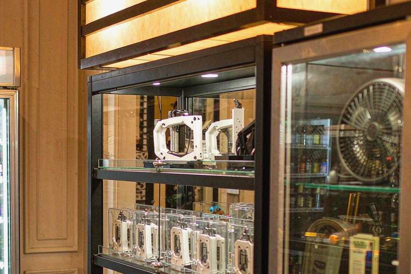 Margins on Elektronna Ya Sisgareta products in Bangkok — Middle East