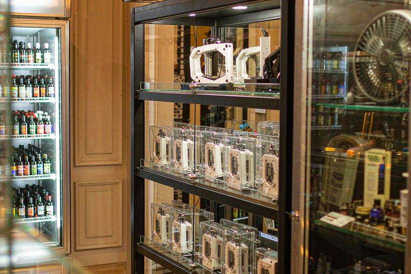 Market Overview of Elektronna Ya Sisgareta accessories — small parcel