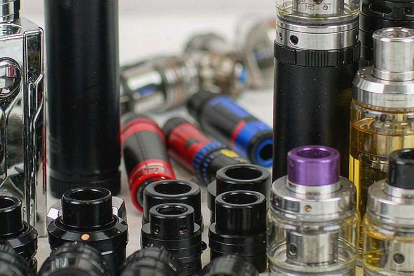 MOQ and Lead Time for Elektronna Ya Sisgareta products in Bangkok — container load