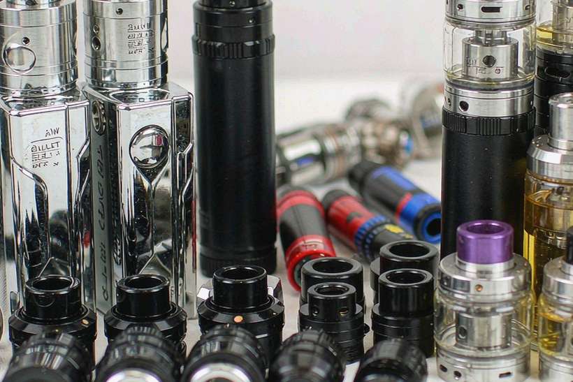 Regional Review of Elektronna Ya Sisgareta in Bangkok — container load