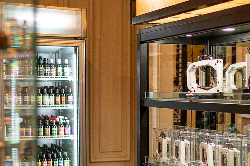 Restocking Elektronna Ya Sisgareta products in Bangkok — Middle East