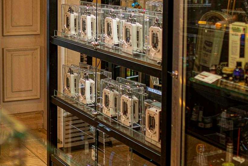 Restocking Elektronna Ya Sisgareta tanks — small parcel