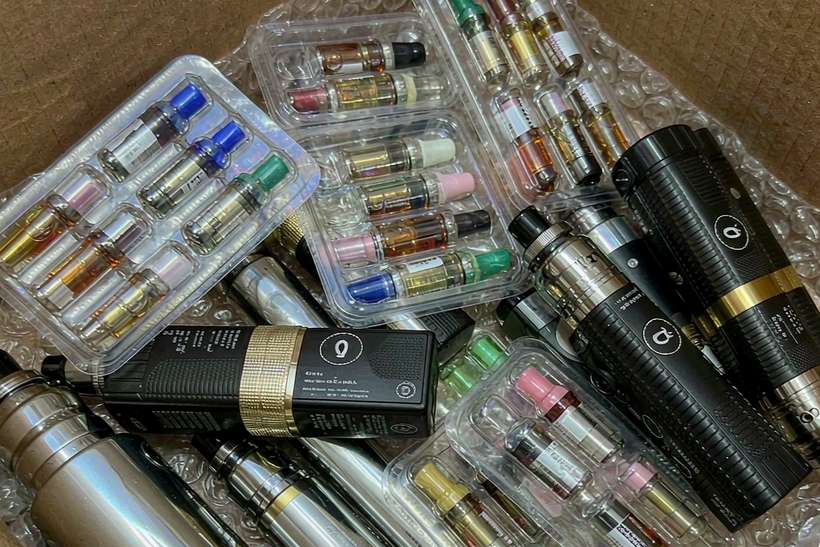 Shipping Guide for Elektronna Ya Sisgareta e-liquid — EU stock