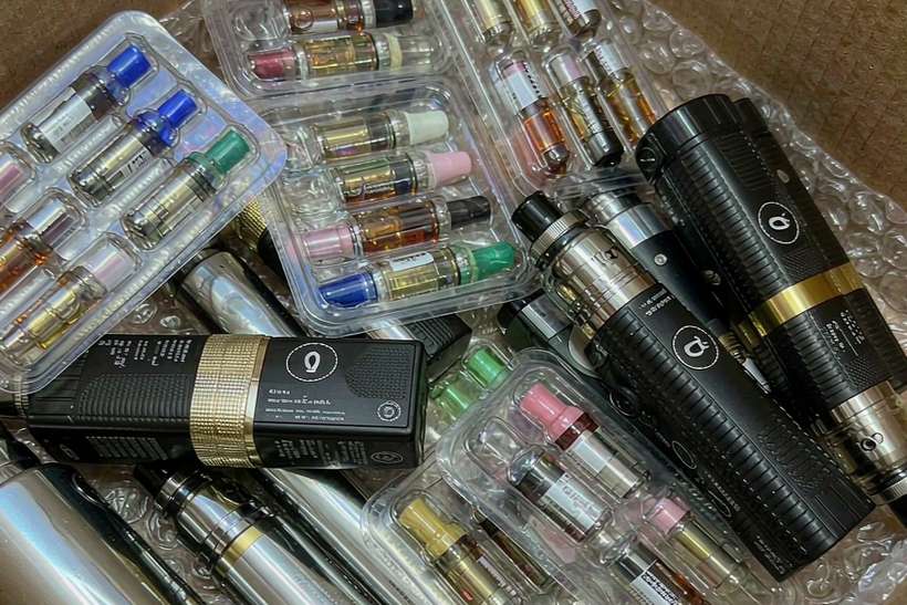 Warranty Notes for Bangkok Elektronna Ya Sisgareta — Middle East