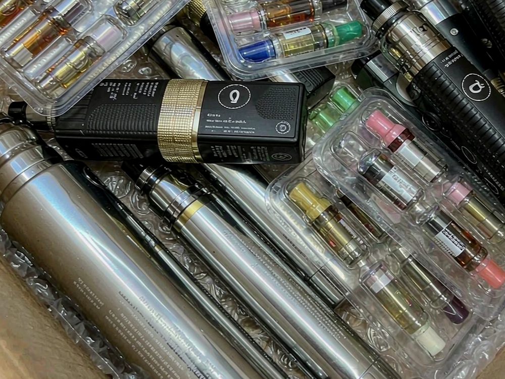 Warranty Notes for Bangkok Elektronna Ya Sisgareta — wholesale only